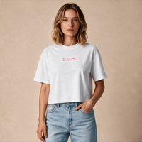 Girl Needs Glutenfree Pizza – Damen Boxy Fit – Mockup